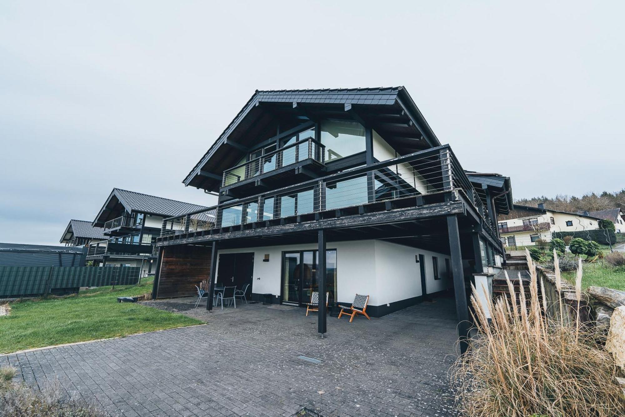 Hunsrueck Valley View Apartment With Cedar Sauna Bruschied Exterior photo