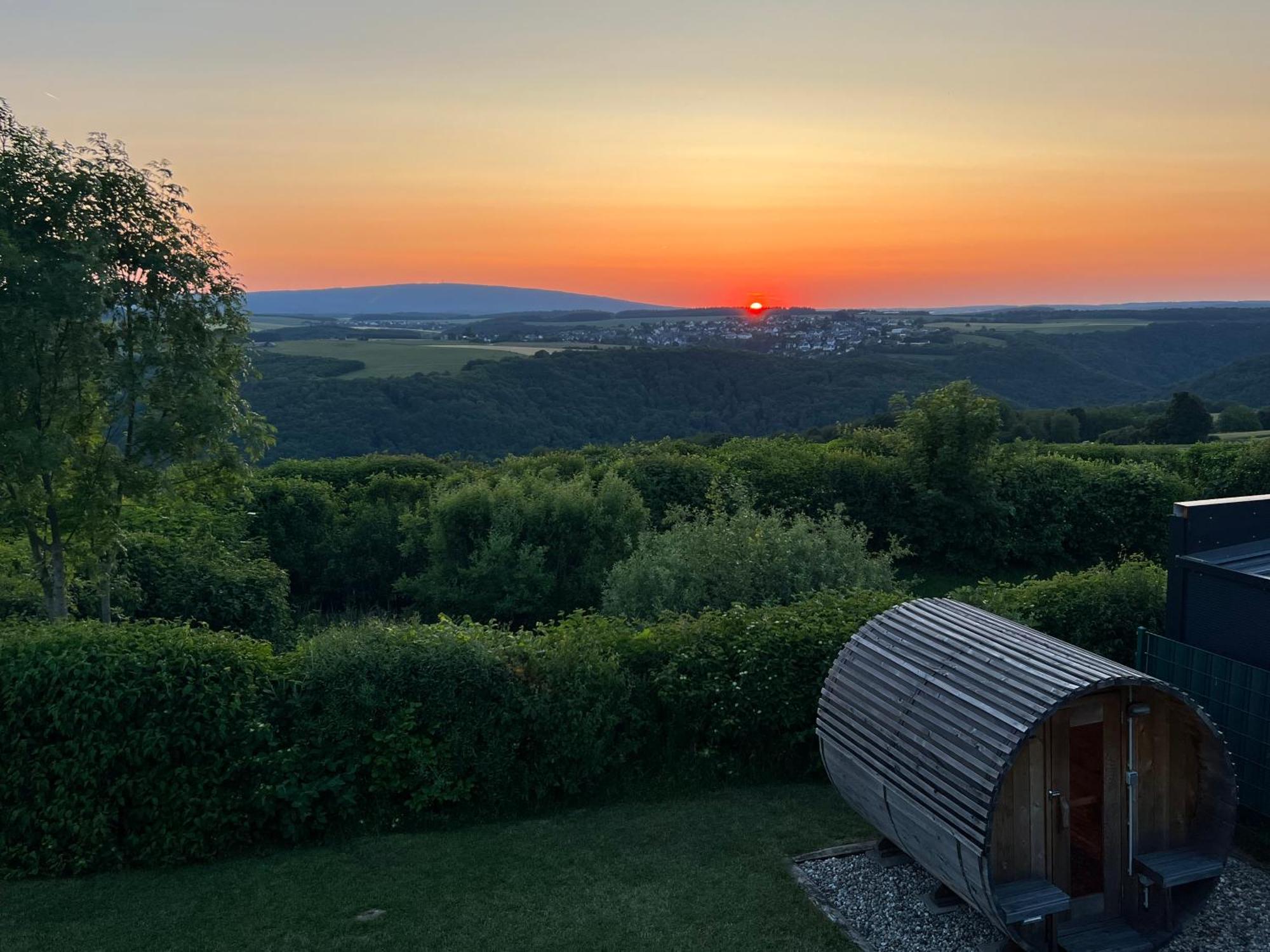 Hunsrueck Valley View Apartment With Cedar Sauna Bruschied Exterior photo